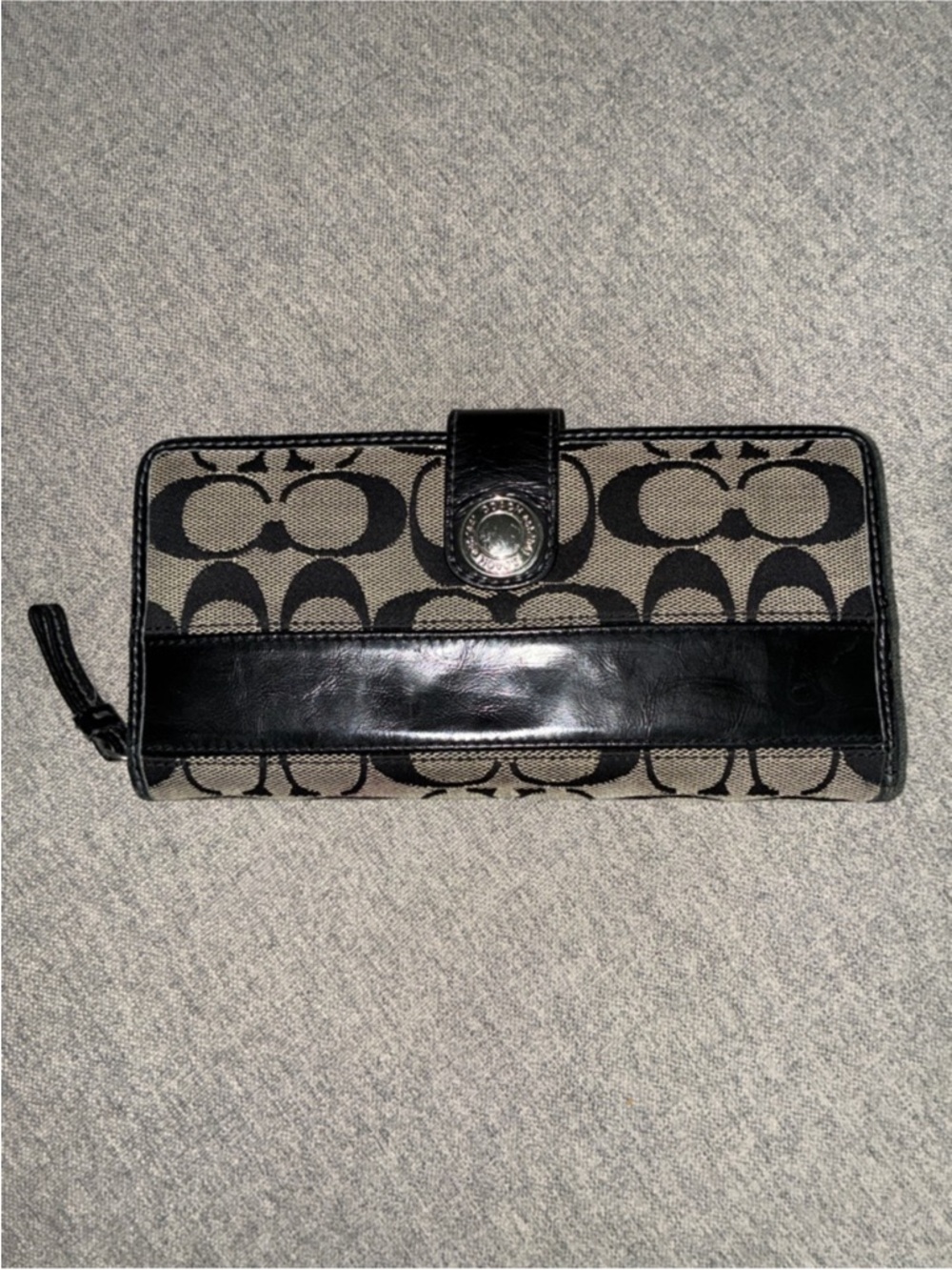 Coach Legacy Signature Canvas Continental wallet in Black and Tan - Picture 2 of 6